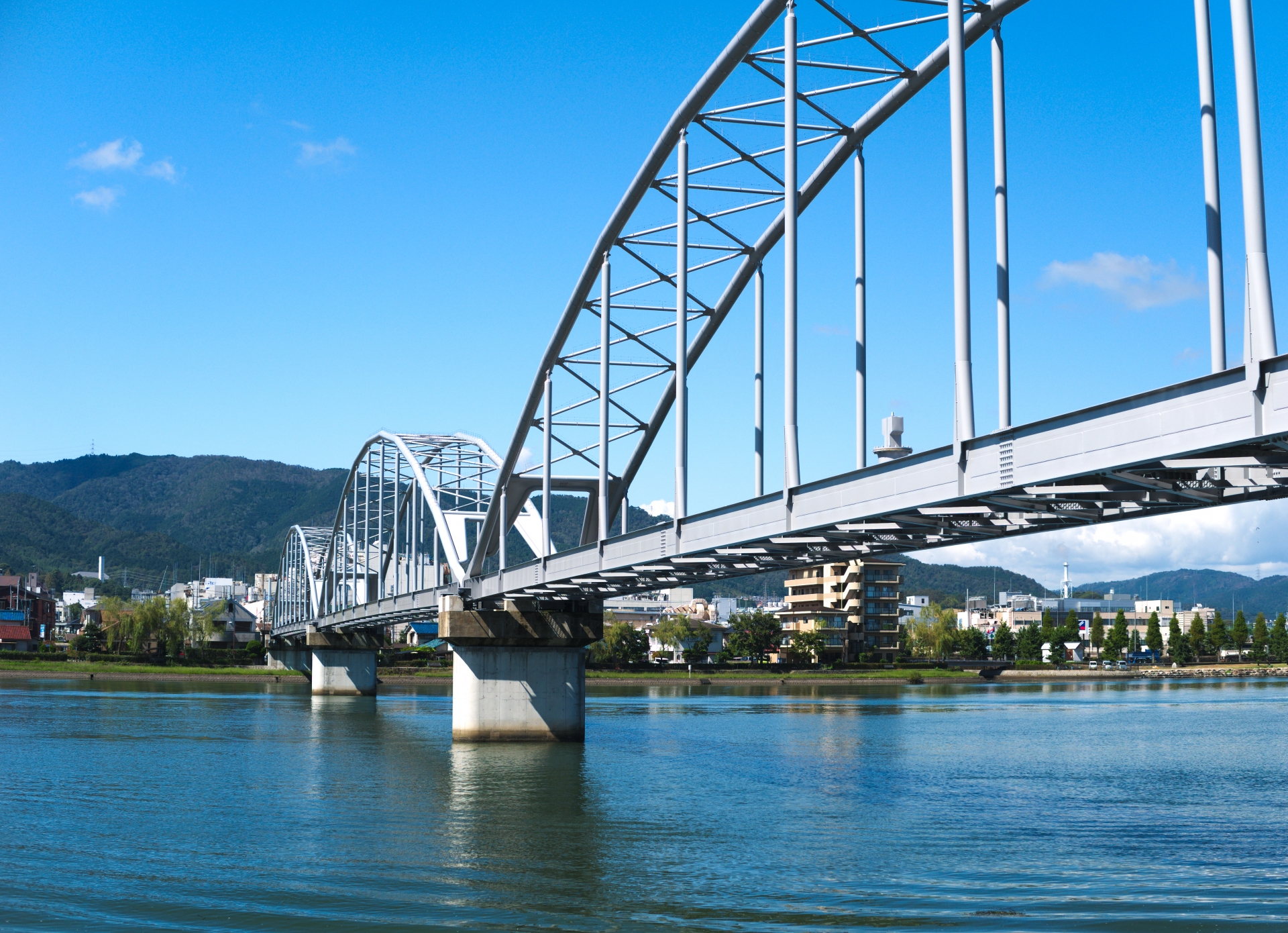 神戸市、水管橋の「ドローンによる撮影、ＡＩを活用した画像解析」を実施[ニュース]