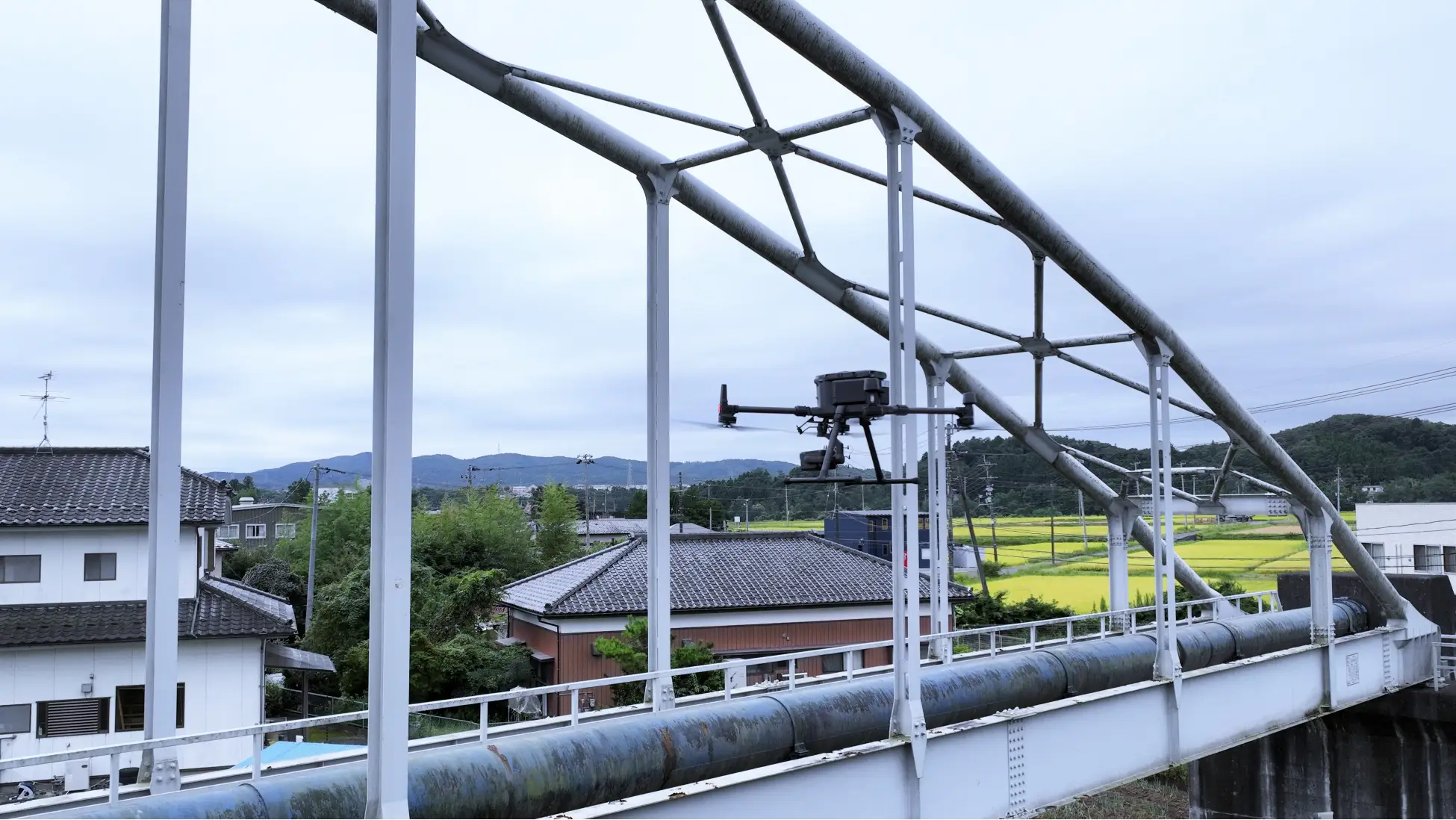 仙台市水道局と楽天、ドローンを用いた水管橋点検調査の実証実験を実施[ニュース]